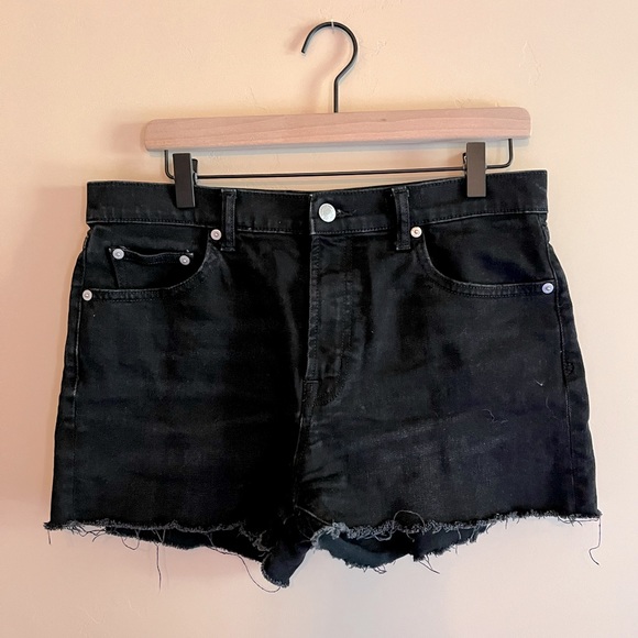 Gap Black Denim 3” Distressed Cut Off Shorts Women’s 30 - Picture 1 of 6
